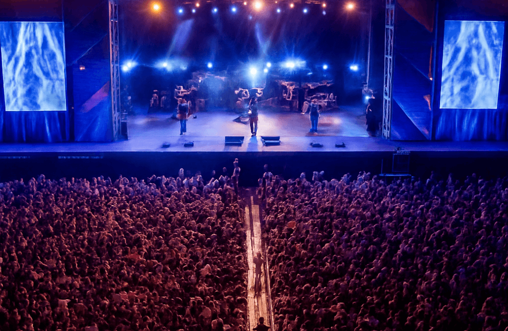 Procesamiento de interacciones y contenido en tiempo real